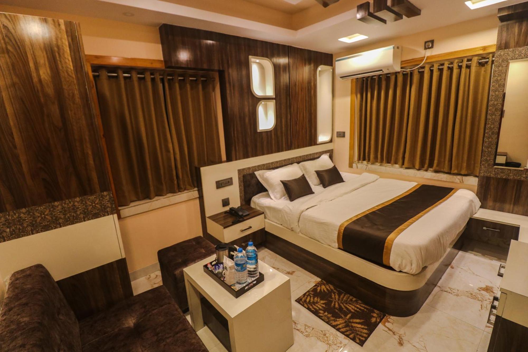 Mohar Residency Hotel Calcutta Eksteriør billede