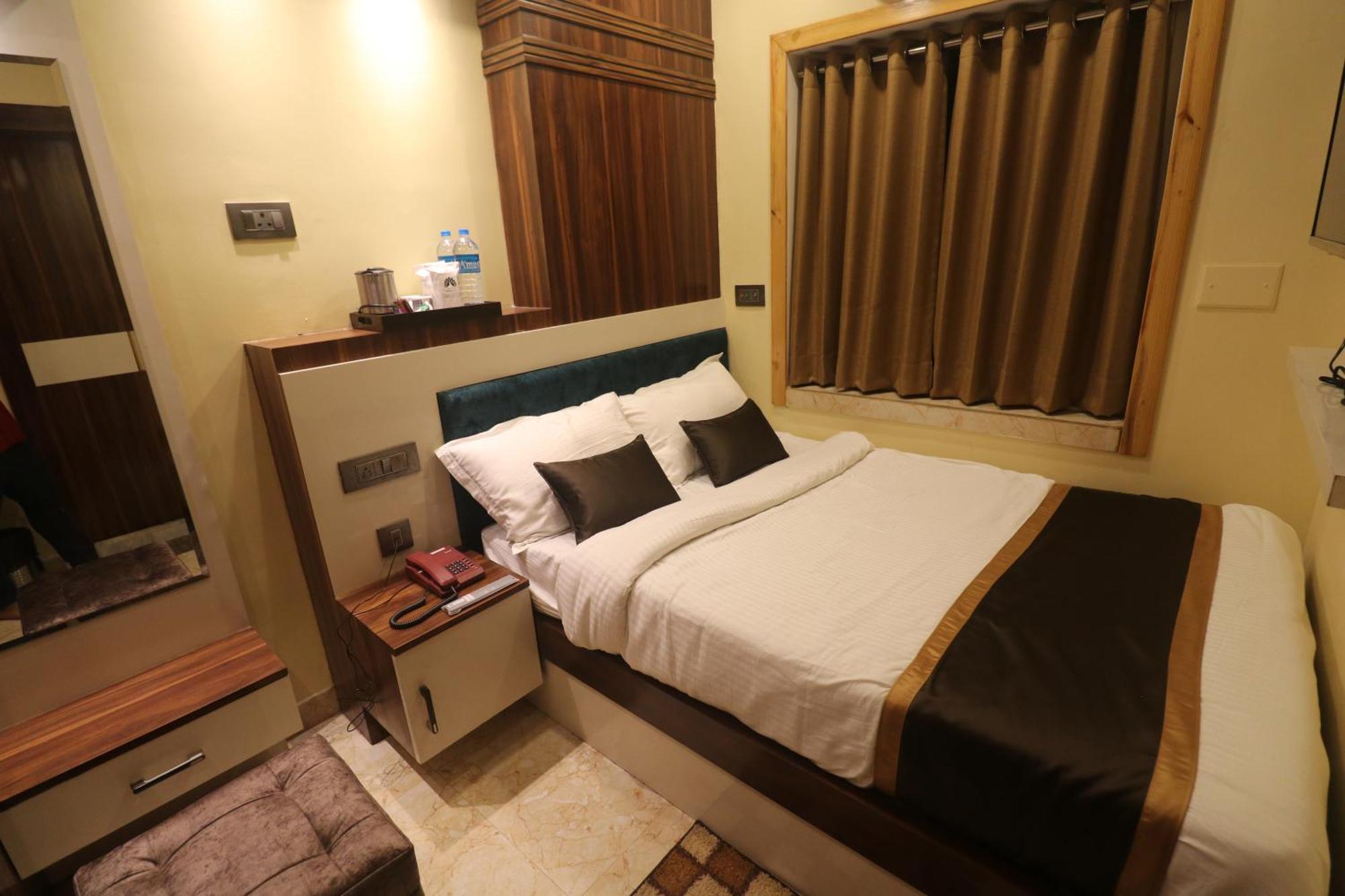 Mohar Residency Hotel Calcutta Eksteriør billede