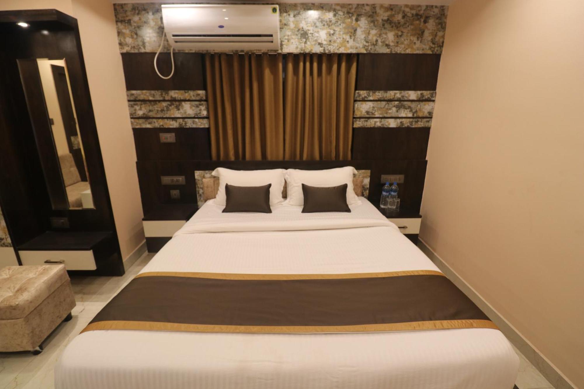 Mohar Residency Hotel Calcutta Eksteriør billede